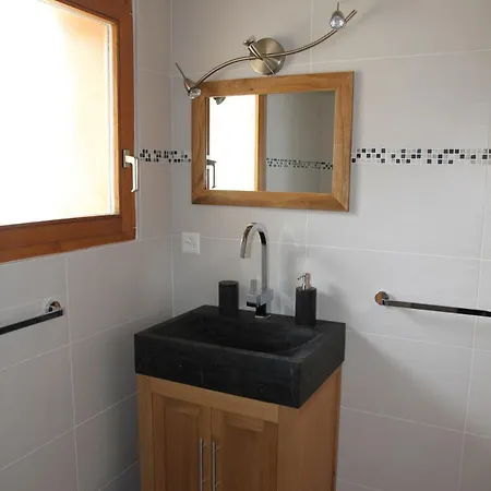 In&out 莱斯克伦斯